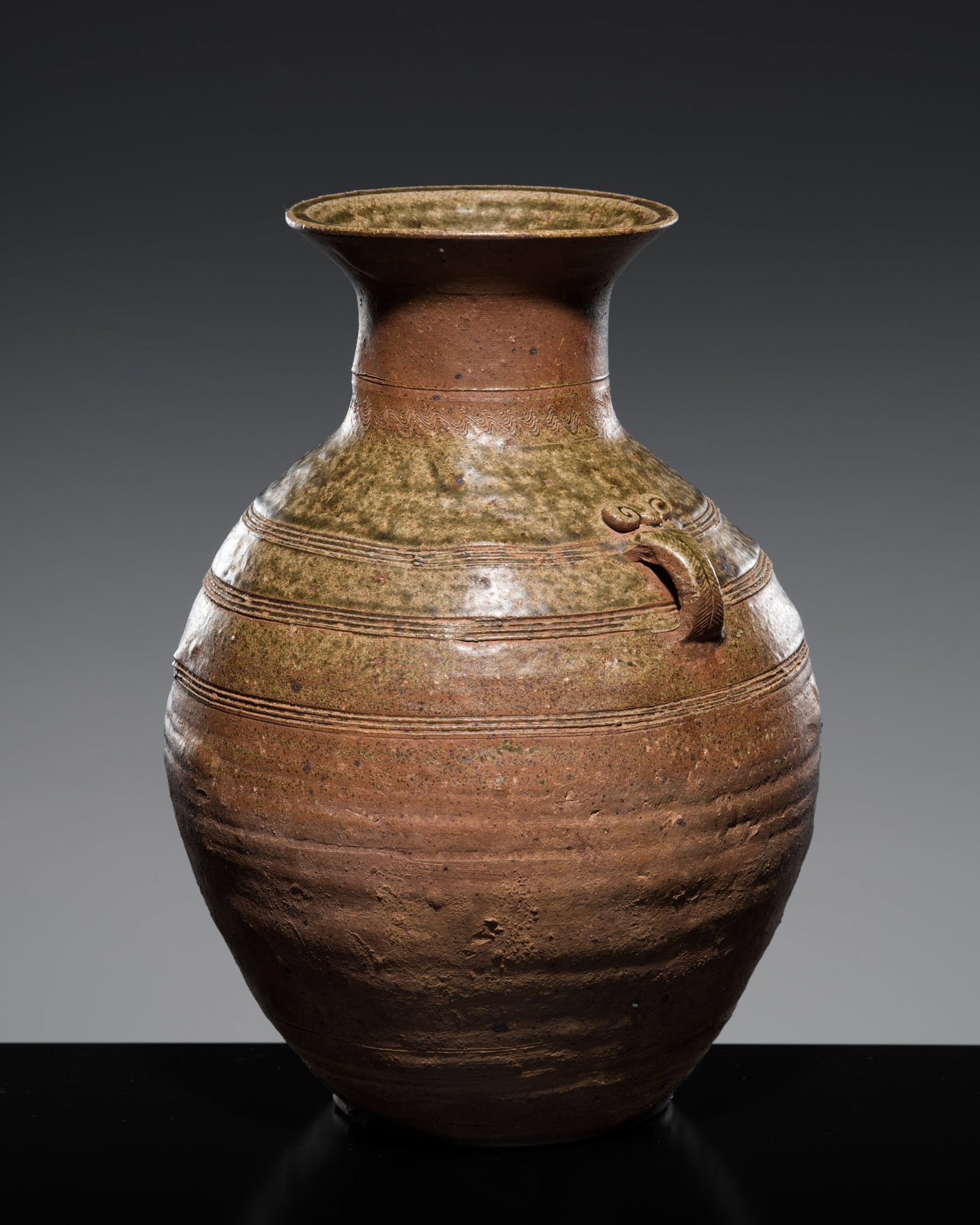 AN ASH-GLAZED 'PROTO-PORCELAIN' VASE, WARRING STATES TO WESTERN HAN DYNASTY (1 of 14)