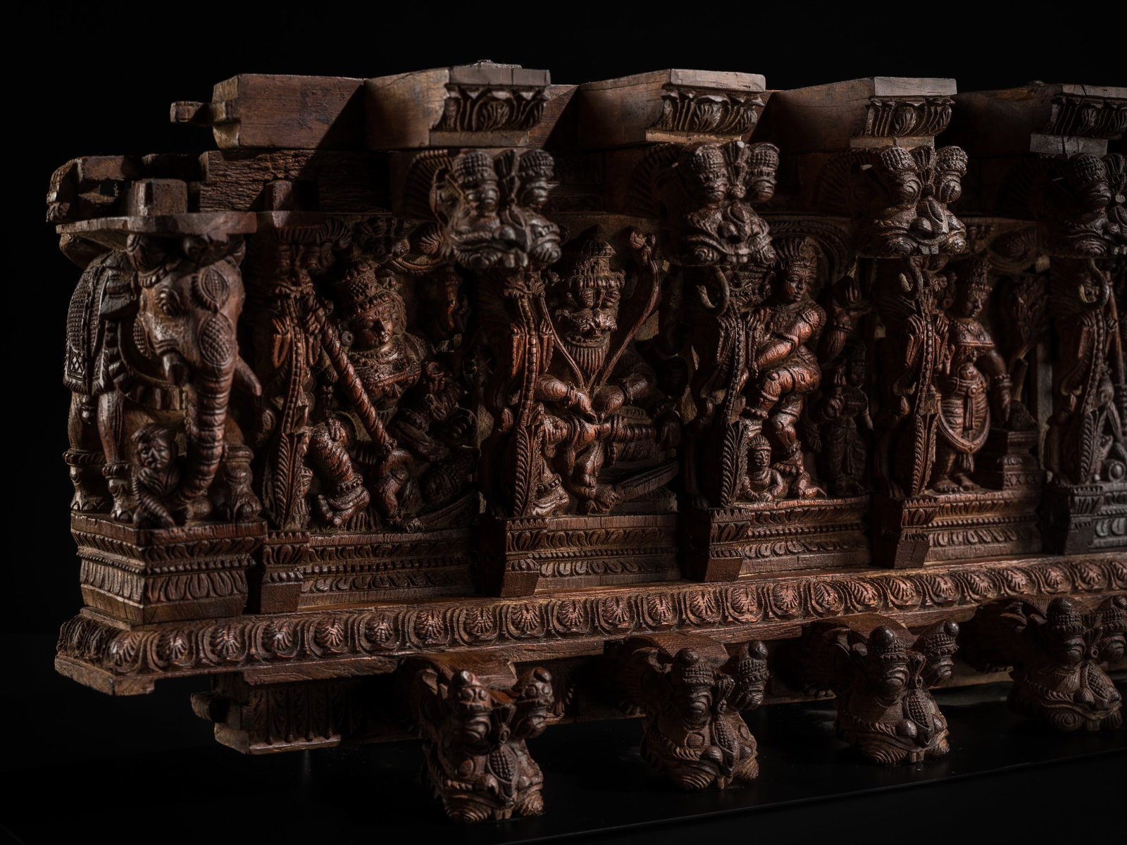 A LARGE AND HIGHLY DETAILED WOOD 'YALI' FRIEZE (1 of 16)