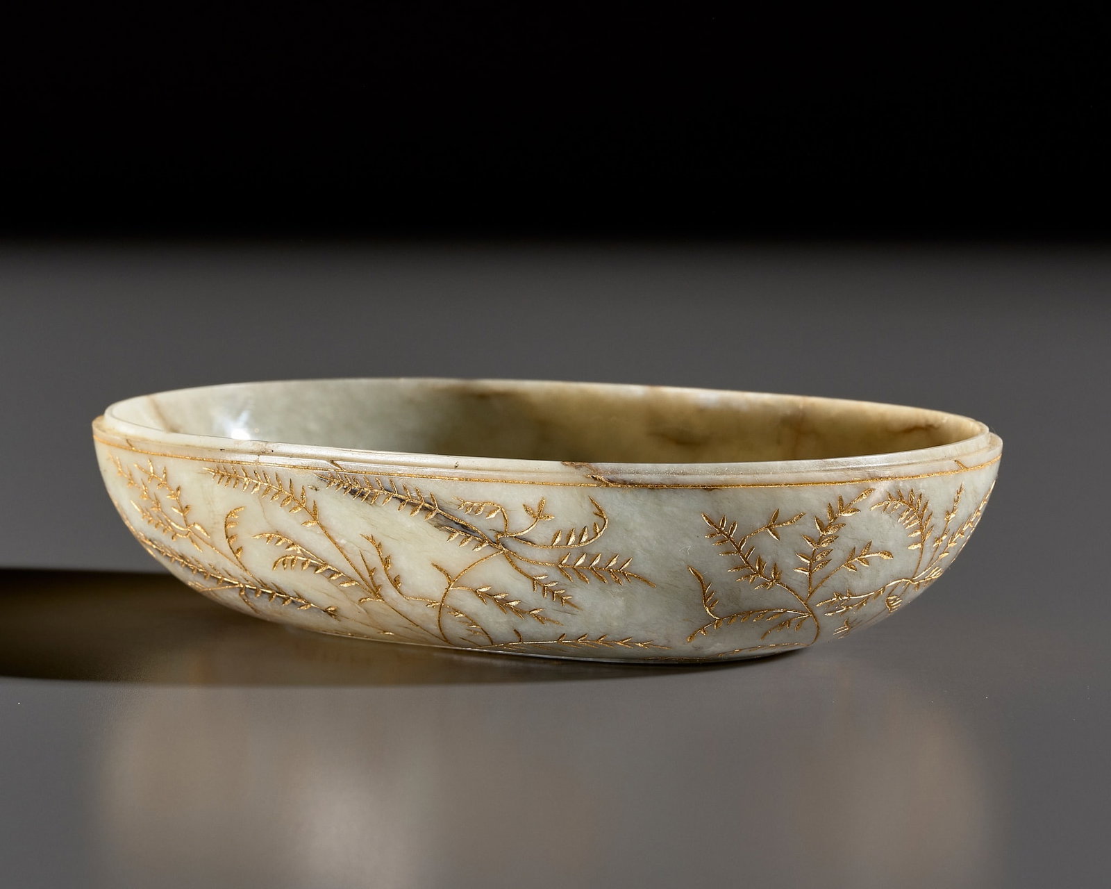 A MUGHAL GILT-DECORATED JADE BOWL, CIRCA 18TH CENTURY (1 of 13)