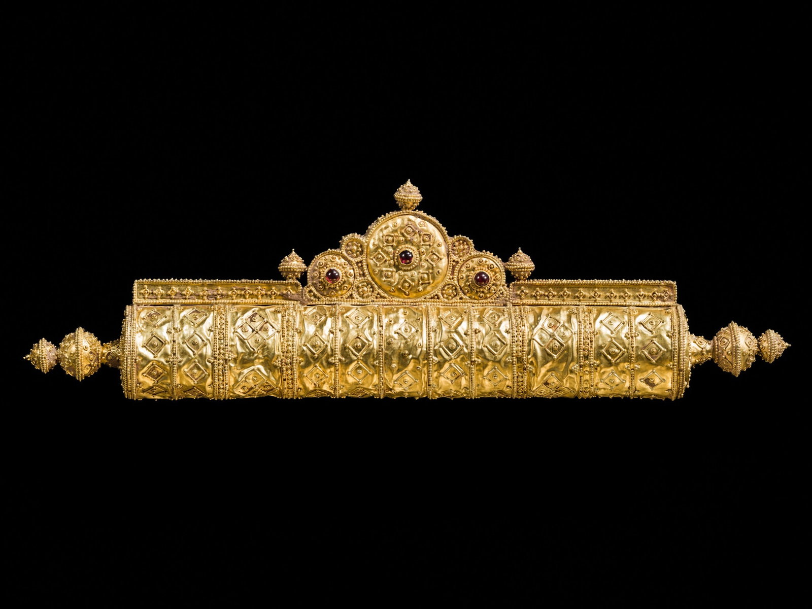 AN EXCEEDINGLY RARE AND FINE GARNET-INLAID 21K GOLD SCROLL CASE, EX-COLLECTION MOHAMMAD REZA PAHLAVI: AN EXCEEDINGLY RARE AND FINE GARNET-INLAID 21K GOLD SCROLL CASE, EX-COLLECTION MOHAMMAD REZA PAHLAVI Expert's note: This exquisite gold object, found at a funerary site in Afghanistan and later in the