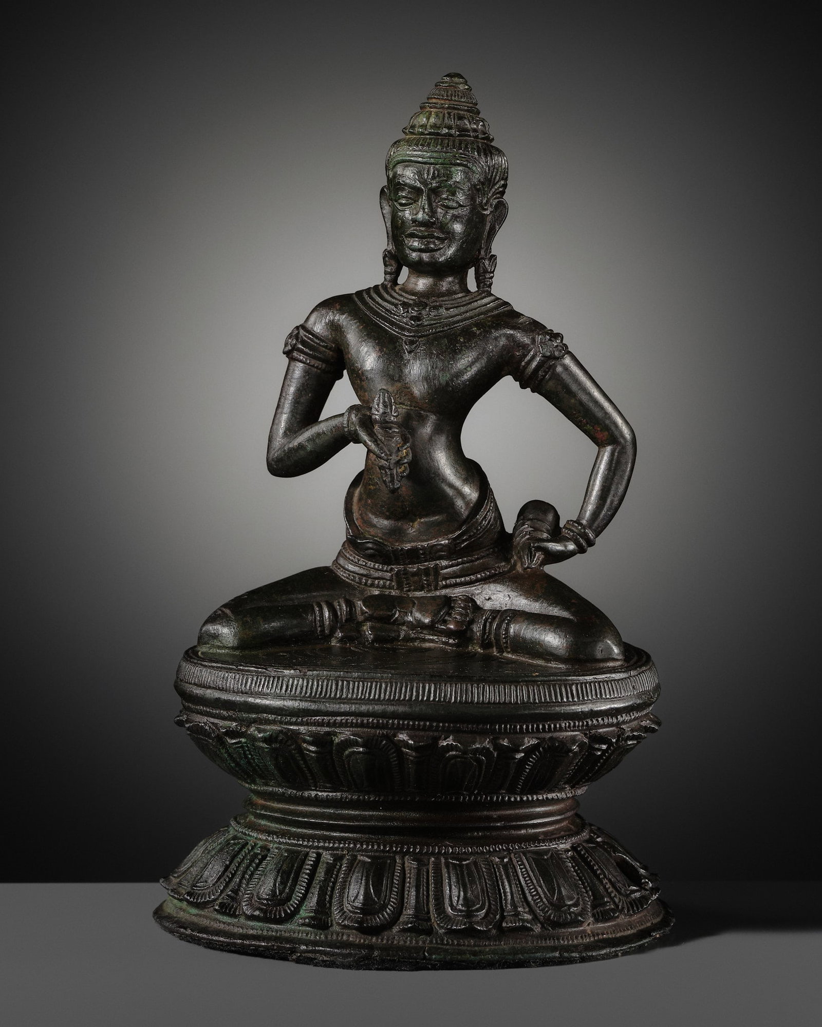 A BRONZE FIGURE OF VAJRASATTVA, BAPHUON STYLE, 11TH CENTURY (1 of 13)