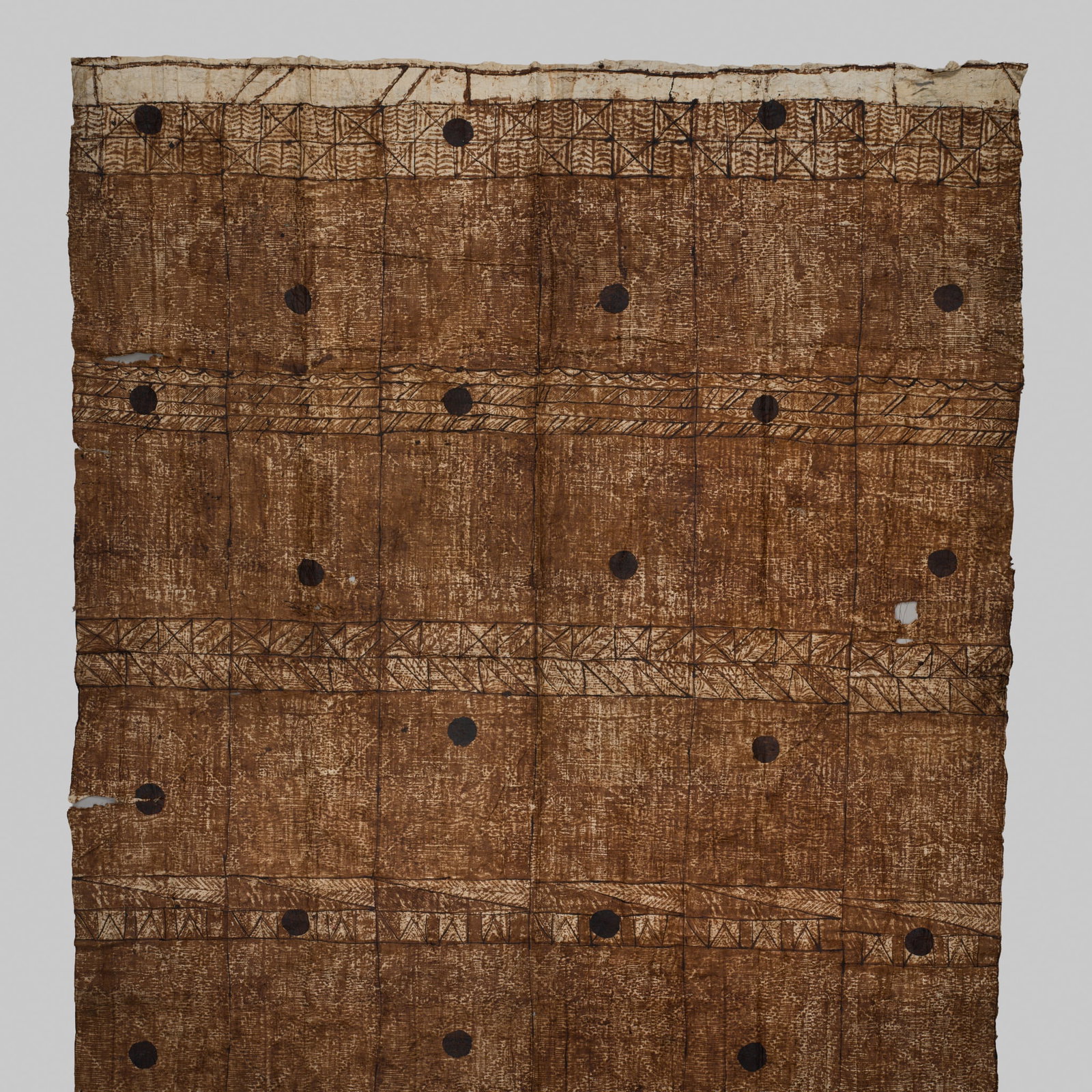 A VERY LARGE (365 CM) PAINTED BARK CLOTH, TAPA, SAMOA, FIRST THIRD OF 20TH CENTURY (1 of 8)