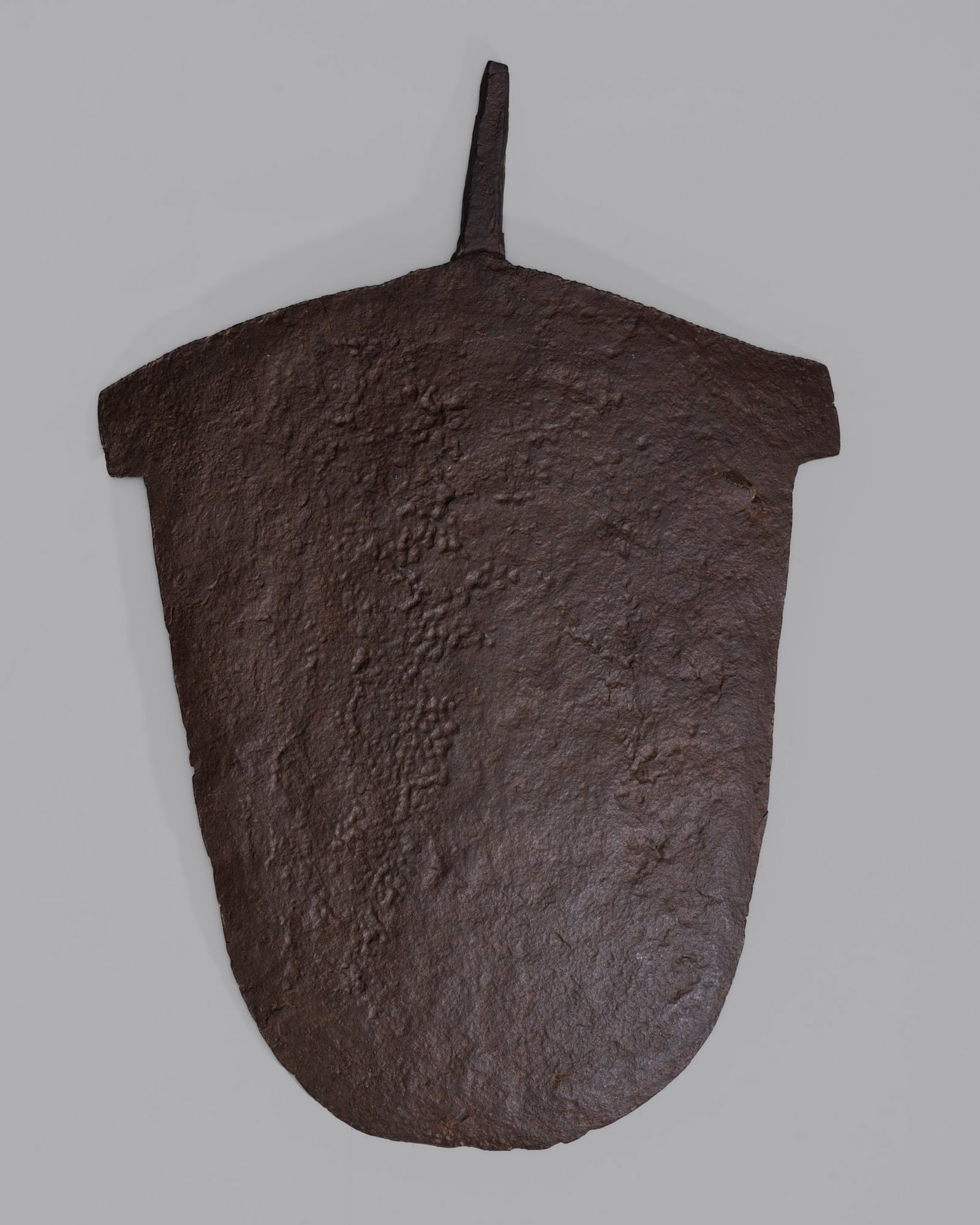 A MASSIVE IRON CURRENCY BLADE, ANGAS OR AFO PEOPLE, FIRST HALF OF 20TH CENTURY (1 of 11)