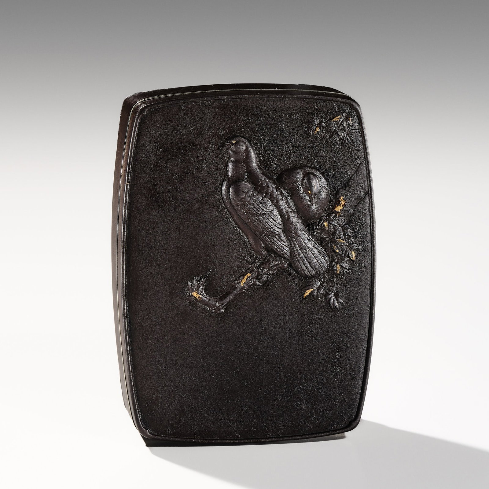 HIDETSUGU: A SUPERB IRON ‘DOVES AND MAPLE’ BOX AND COVER (1 of 16)