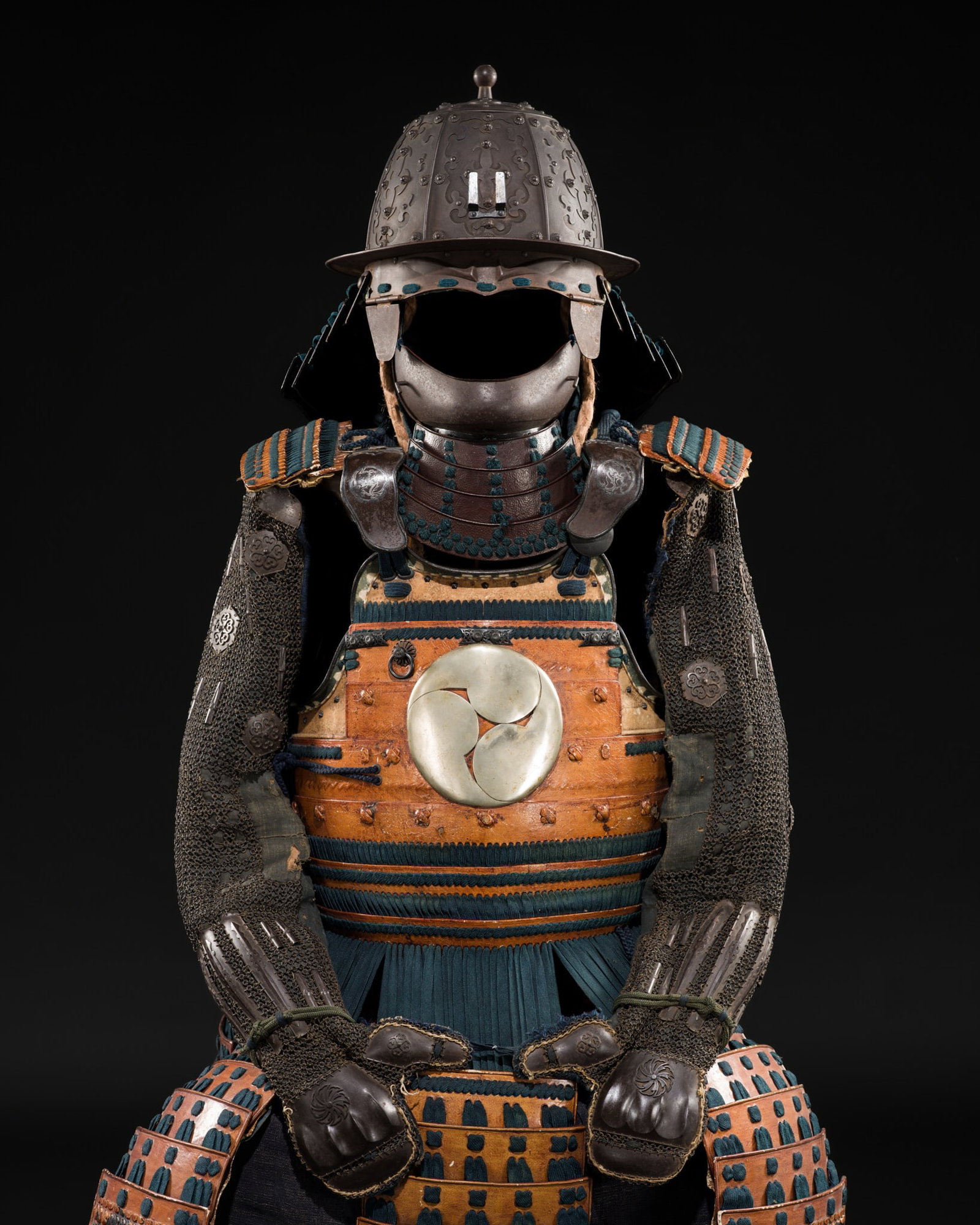 † MYOCHIN MUNEMASA: AN OKEGAWA NIMAI-DO (TWO-PIECE CUIRASS ARMOR) AND AN IRON NAMBAN KABUTO (1 of 20)