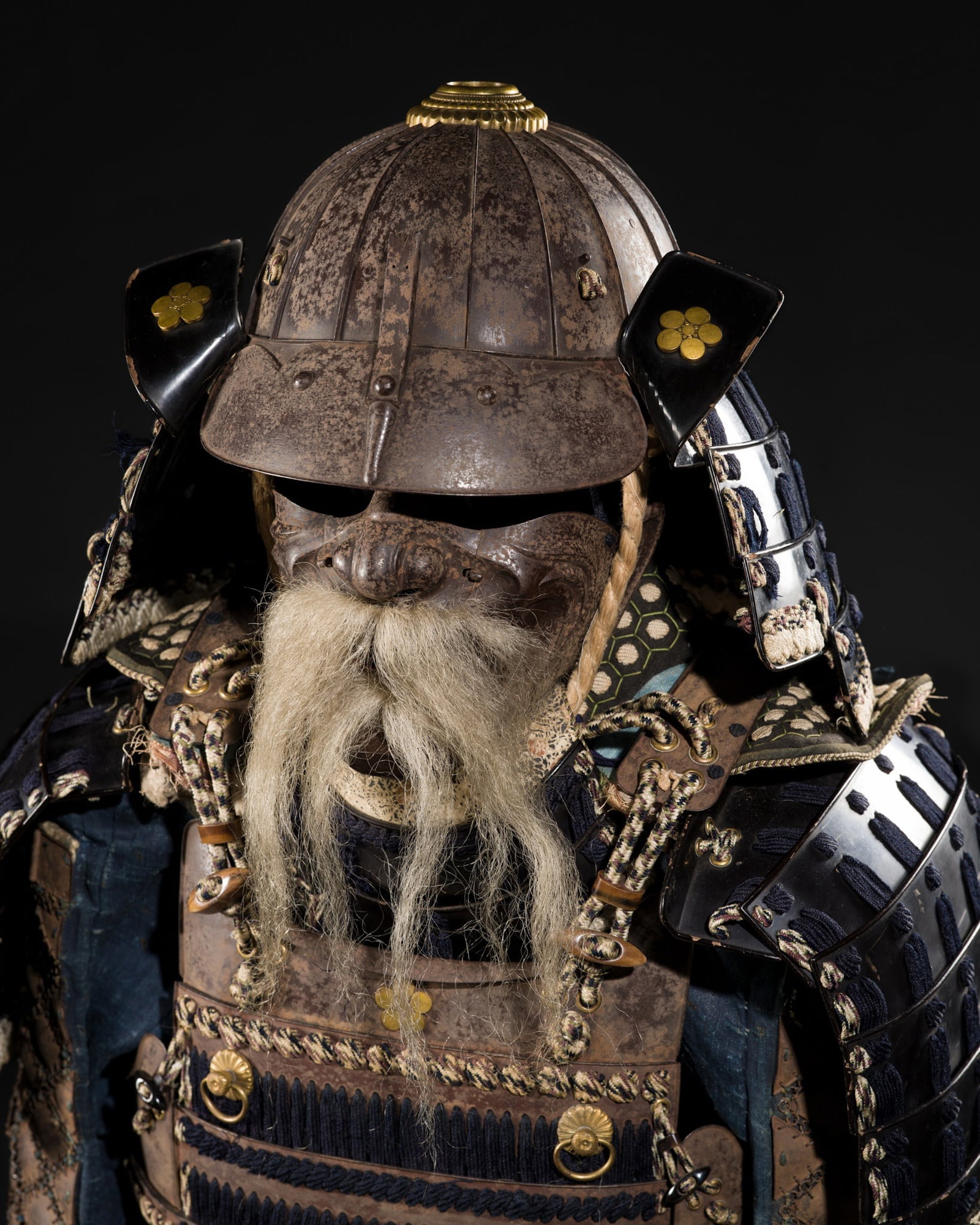 MYOCHIN: AN OKEGAWA NIMAI-DO GUSOKU (TWO-PIECE CUIRASS ARMOR) AND SUJIBACHI KABUTO, WITH NKBKHK: MYOCHIN: AN OKEGAWA NIMAI-DO GUSOKU (TWO-PIECE CUIRASS ARMOR) AND SUJIBACHI KABUTO, WITH NKBKHK TOKUBETSU KICHO (ESPECIALLY IMPORTANT) SHIRYO CERTIFICATE The do by Myochin Munetaka, signed Wada Masao 