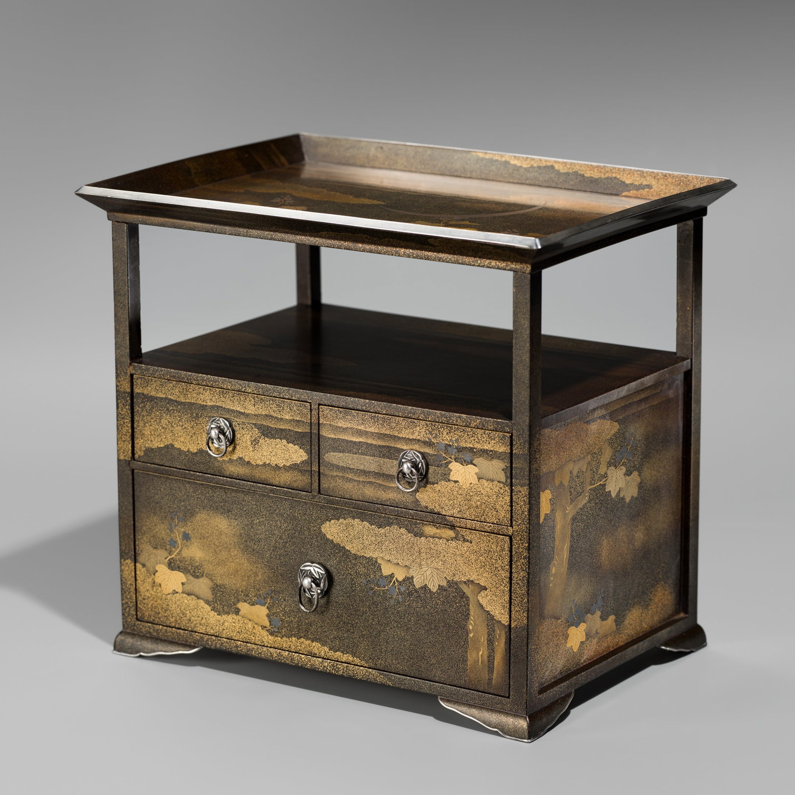 KANSHOSAI TOYO: A SUPERB TOGIDASHI LACQUER PORTABLE HANAGAMIDAI (COSMETIC CABINET) (1 of 18)