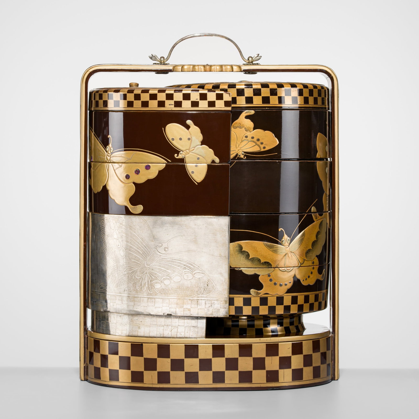 A FINE SHELL-INLAID LACQUER ‘BUTTERFLIES’ BENTO-BAKO (PORTABLE LUNCH SET): A FINE SHELL-INLAID LACQUER ‘BUTTERFLIES’ BENTO-BAKO (PORTABLE LUNCH SET) Japan, early 20th century, Meiji period (1868-1912) to Taisho period (1912-1926) Superbly crafted in lacquered woo