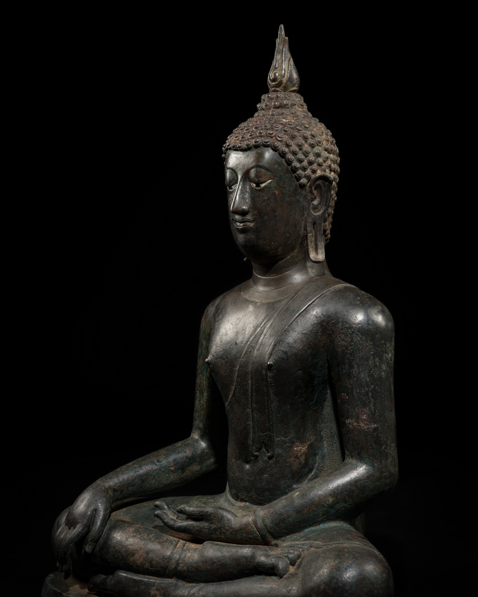 A BRONZE FIGURE OF BUDDHA, CHIENG SEN STYLE, AYUTTHAYA PERIOD, 17TH-18TH CENTURY (1 of 17)