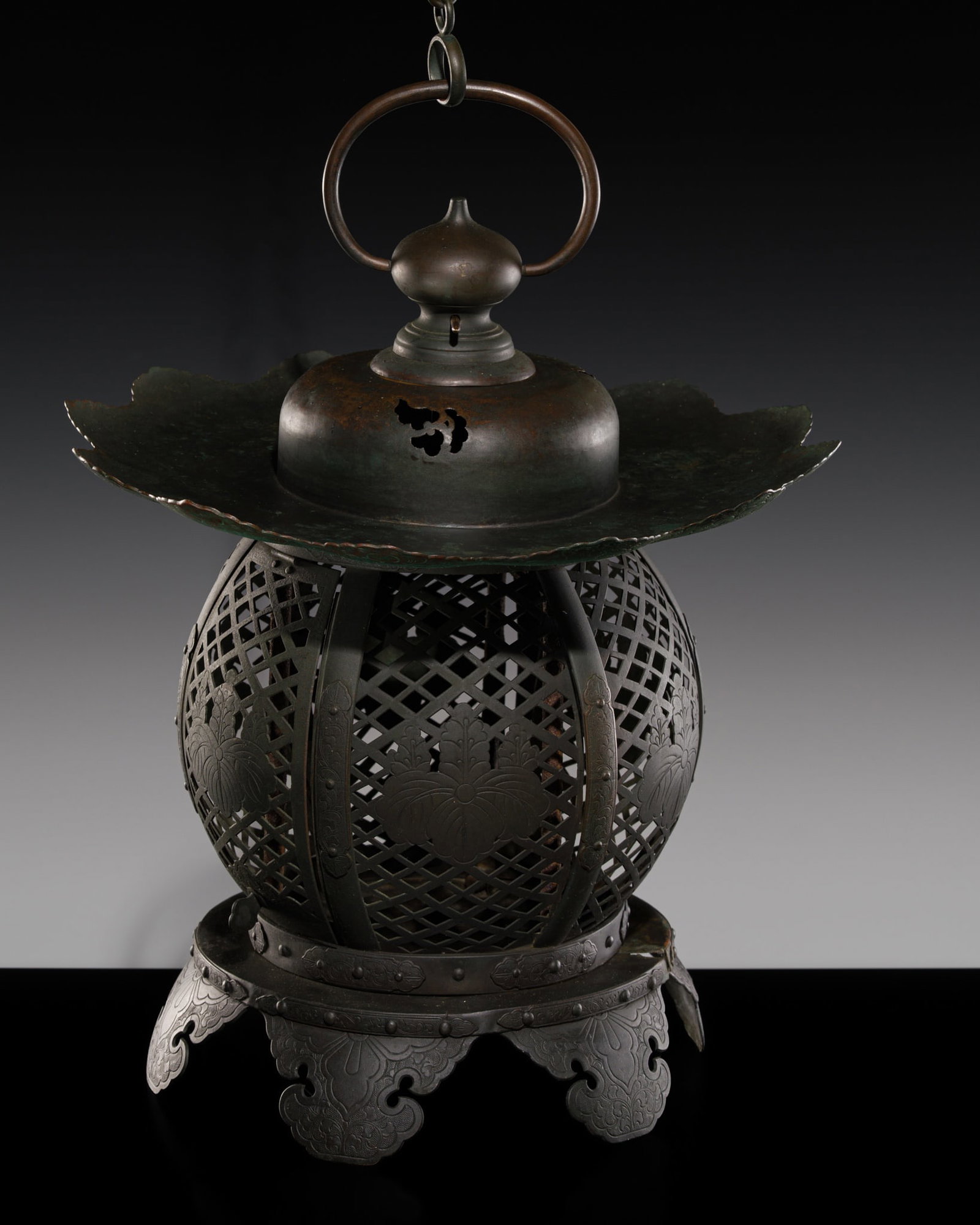 A BRONZE TEMPLE HANGING LANTERN (TSURI-DORO) WITH GO-SAN NO KIRI MON, EDO PERIOD (1 of 16)