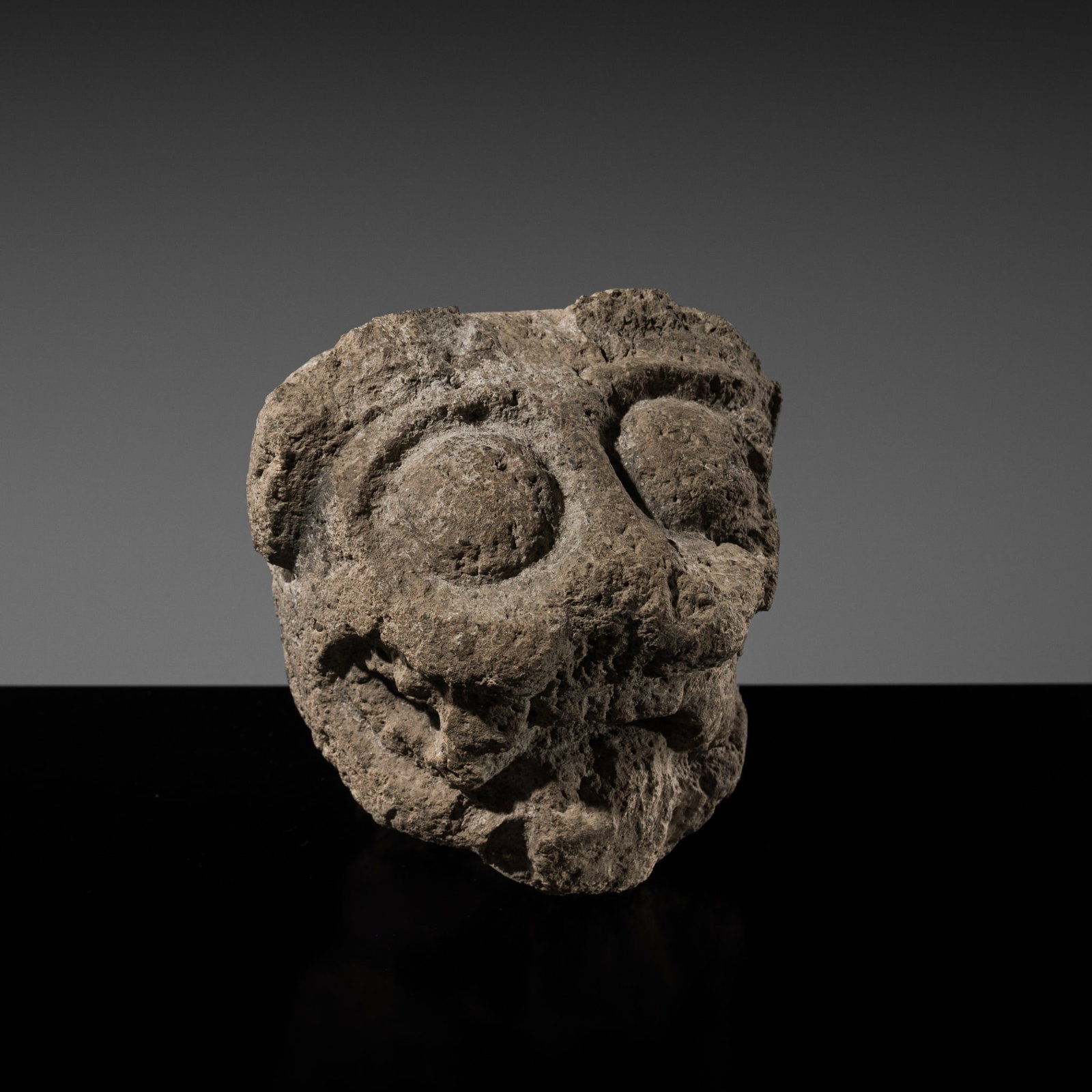 A MAYAN STONE HEAD OF A JAGUAR, LATE CLASSIC, 7TH-8TH CENTURY (1 of 15)