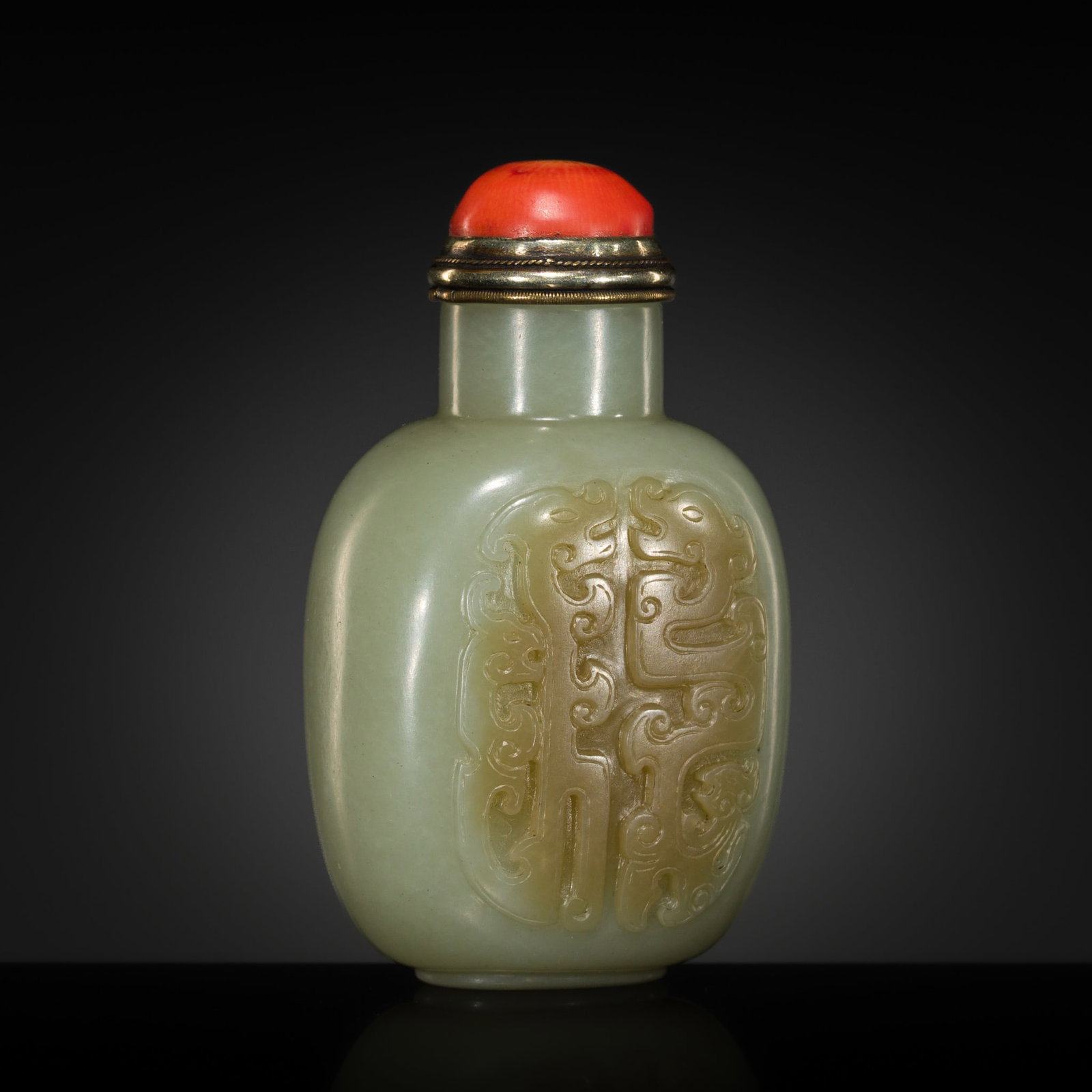 A PALE GREY AND CHESTNUT NEPHRITE 'CHILONG' SNUFF BOTTLE, 18TH CENTURY (1 of 13)