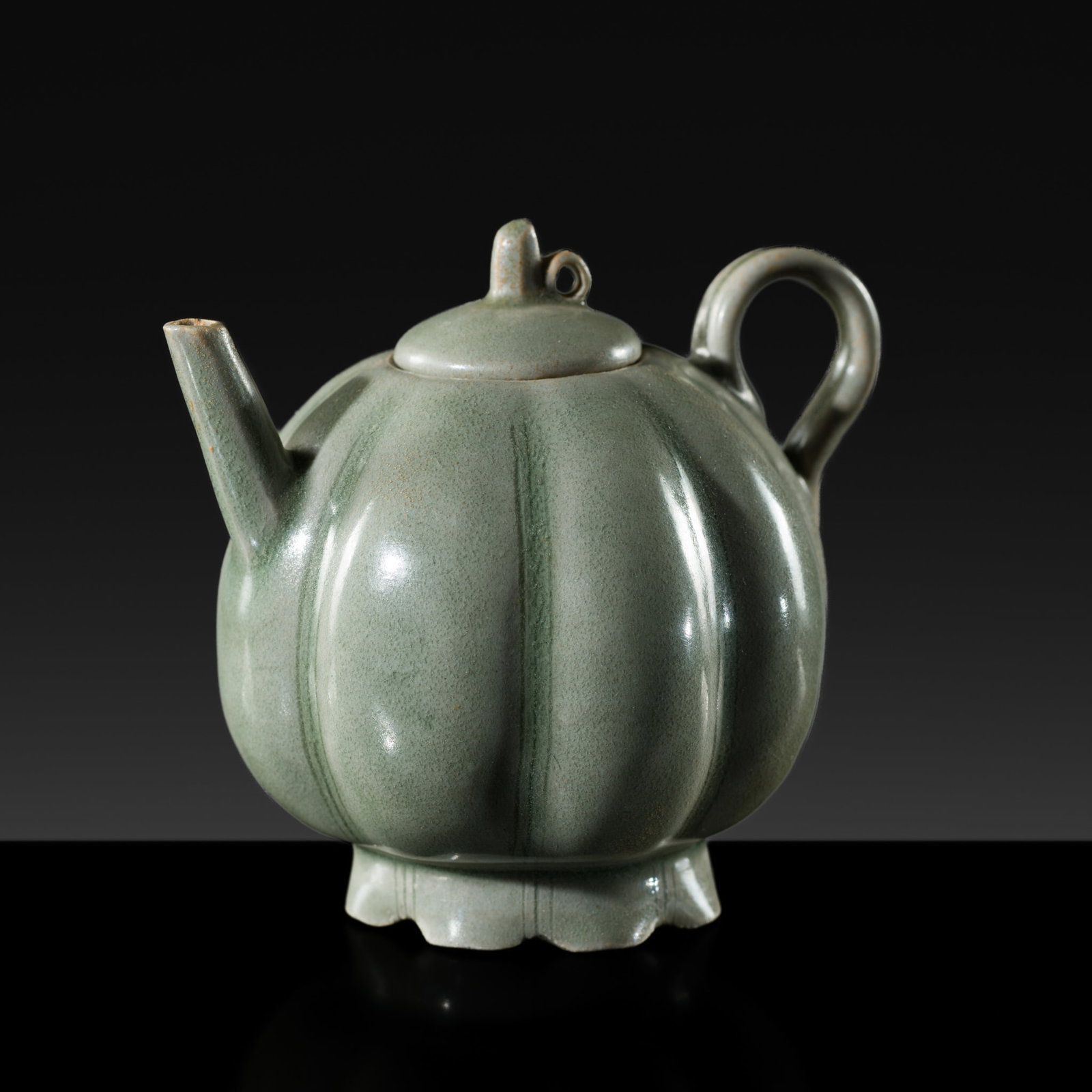 A FINE LONGQUAN CELADON MELON-FORM TEAPOT, SOUTHERN SONG-YUAN DYNASTY (1 of 20)
