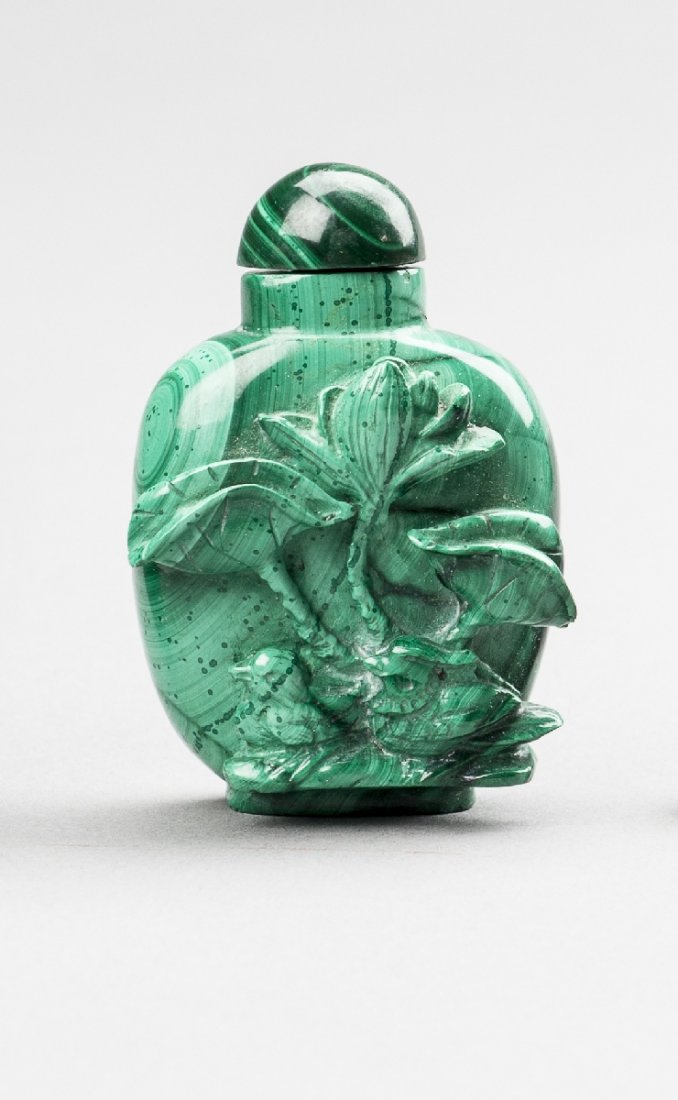 SNUFFBOTTLE WITH LOTUS AND DUCKS (1 of 4)