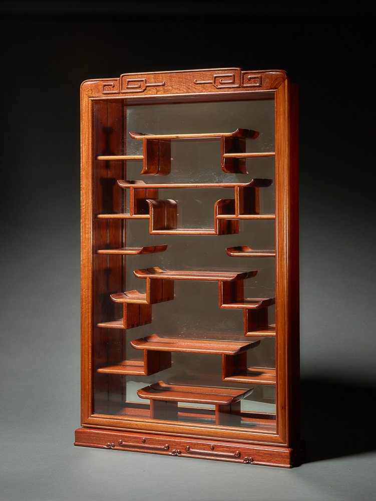 DISPLAY CABINET FOR SMALL OBJECTS (1 of 1)