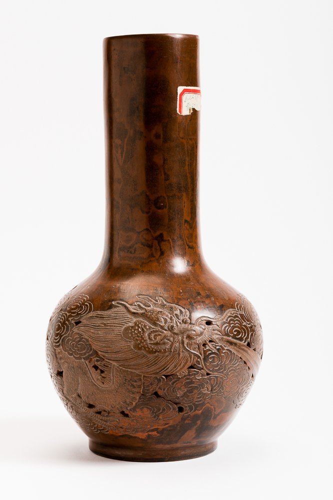 VASE WITH DRAGON (1 of 8)