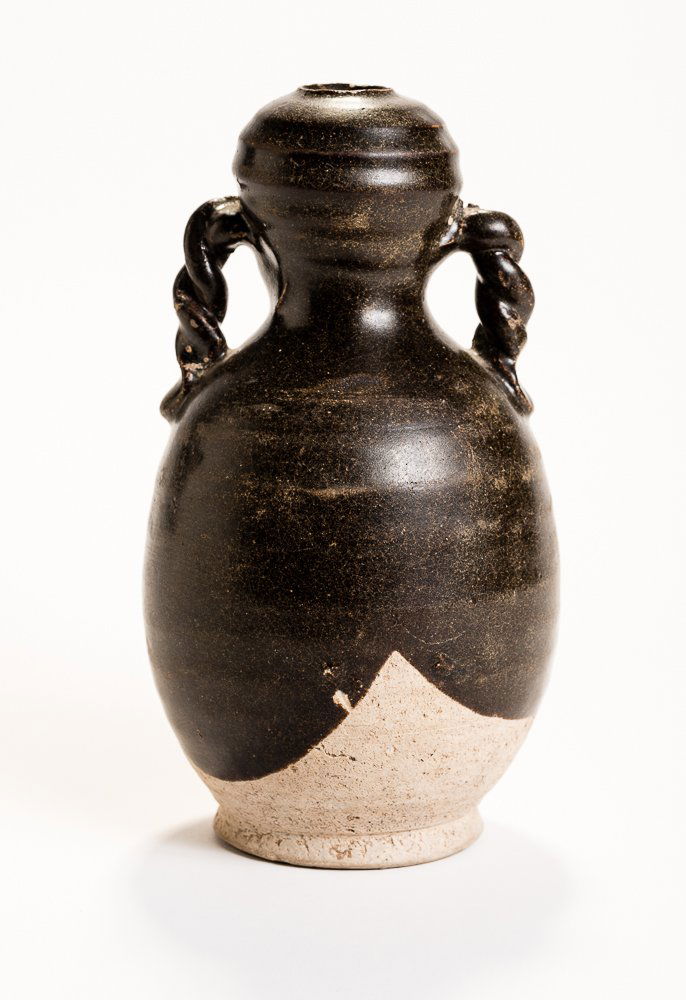 VASE WITH BULB-SHAPED SPOUT (1 of 5)