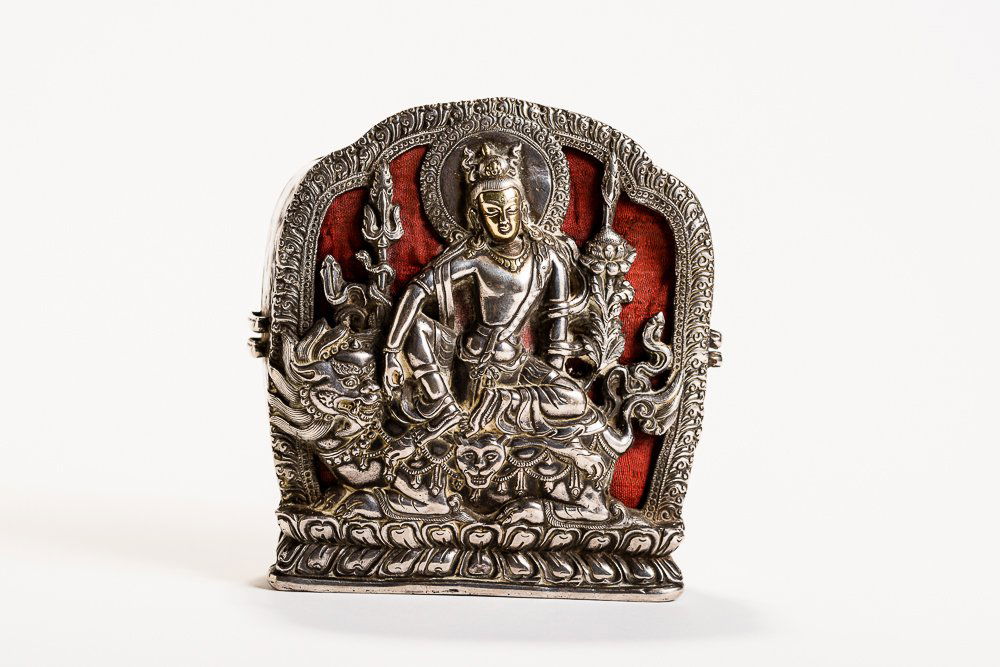 AMULET CONTAINER WITH LOKESHVARA (1 of 5)