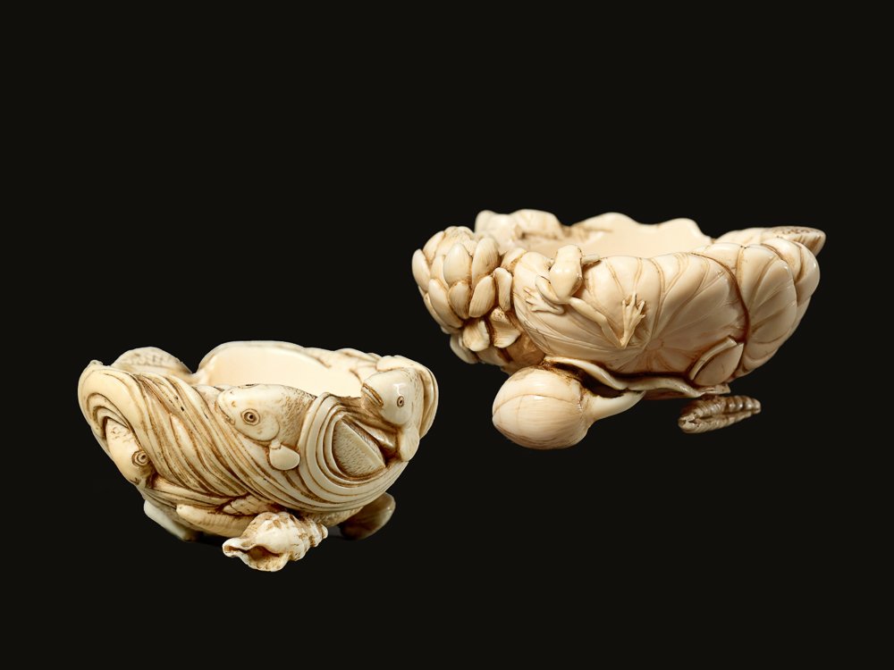 PAIR OF MINIATURE BOWLS WITH FISH, SHELLS AND LOTUS (1 of 8)