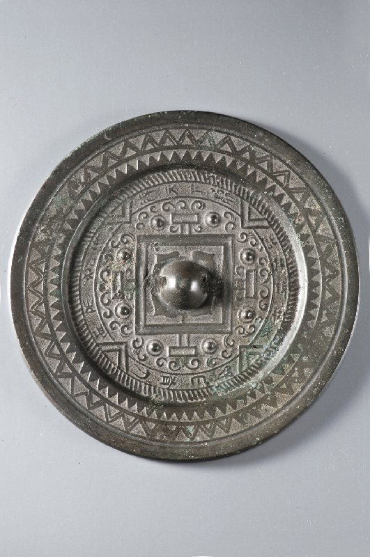 SMALL MIRROR WITH TLV MOTIFS (1 of 2)