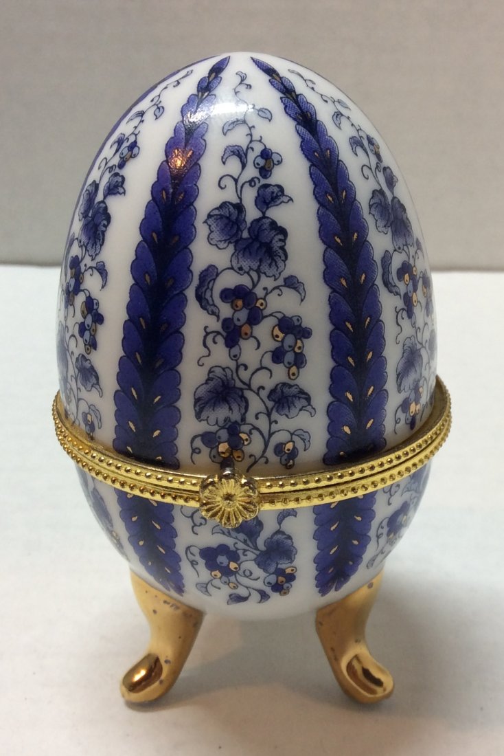 White and Blue Porcelain Jewelry Box Trinket Egg: White and Blue Porcelain Jewelry Box Trinket Egg