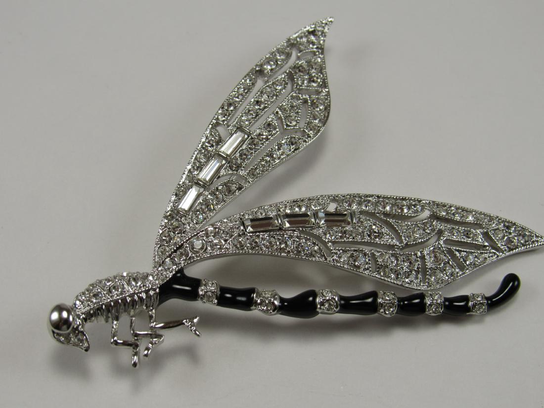 Kenneth J. Lane Friendly Dragonfly brooch (1 of 4)