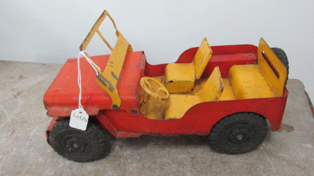 Willys Lumar Jeep Toy (1 of 4)