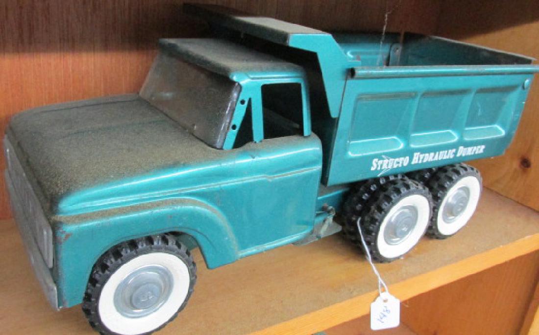 Structo Hydraulic Dump Truck: Structo Hydraulic Dump Truck Circa 1965 model 14" long by 7" tall