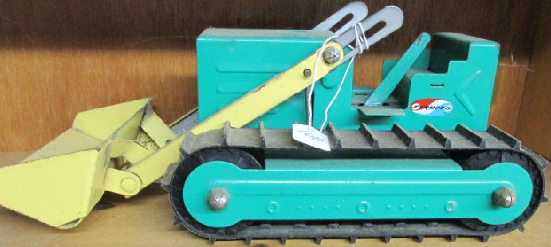 Structo Bull Dozer: Structo Bull Dozer 11" long by 6" tall