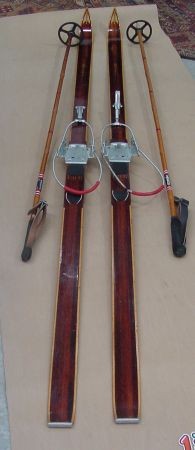Bonna Cross Country Skis And Poles With Natural Wo: Fully Functional, Modern, Cross Country Skis By Bonna Of Sweden, Model 2400, Are Laminated From Beautiful Wood And Have Wooden Laminated Edges. Fully Functional Spring Bindings Are By Jofa Of Sweden. 