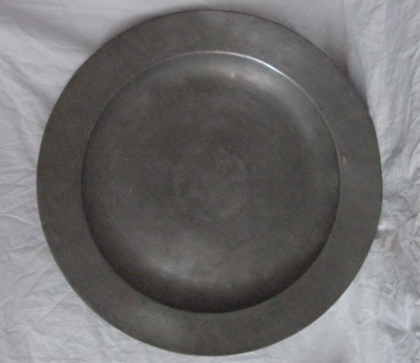 283 A Richard Yates 1740 London Pewter Charger