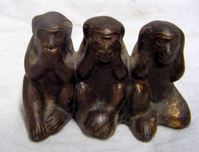 Old Brass See Hear & Speak No Evil Figure: 3 Monkeys sitting together with the age old symbols of speak no evil, see no evil and hear no evil, well molded features, cut item probably from the 1950s off someone's desk. 2 3/4" long about 1 3/4"