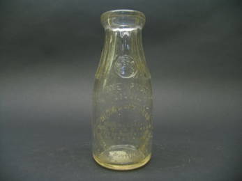 1536: W. Melvin Reid, Martinsburg, WV Milk Bottle