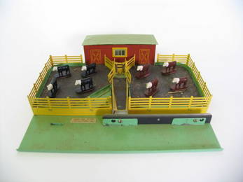 1132: American Flyer No. 771 Operating Stock Yard & Car