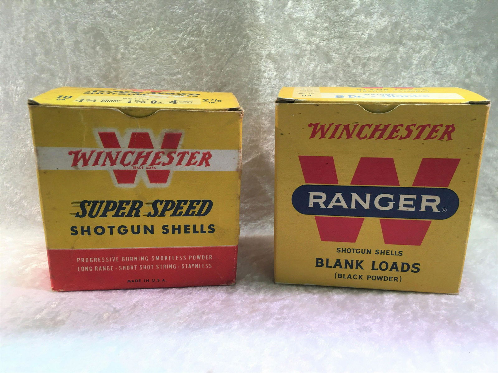 (2) Vintage Winchester Super Speed & Ranger 10 Ga. One: (2) Vintage Winchester Super Speed & Ranger 10 Ga. One Piece Full Boxes. 2 7/8 in. Ranger 8 Dr. Blank Loads, Super Speed 4 3/4 Drs. 1 5/8 oz. 4 Shot.