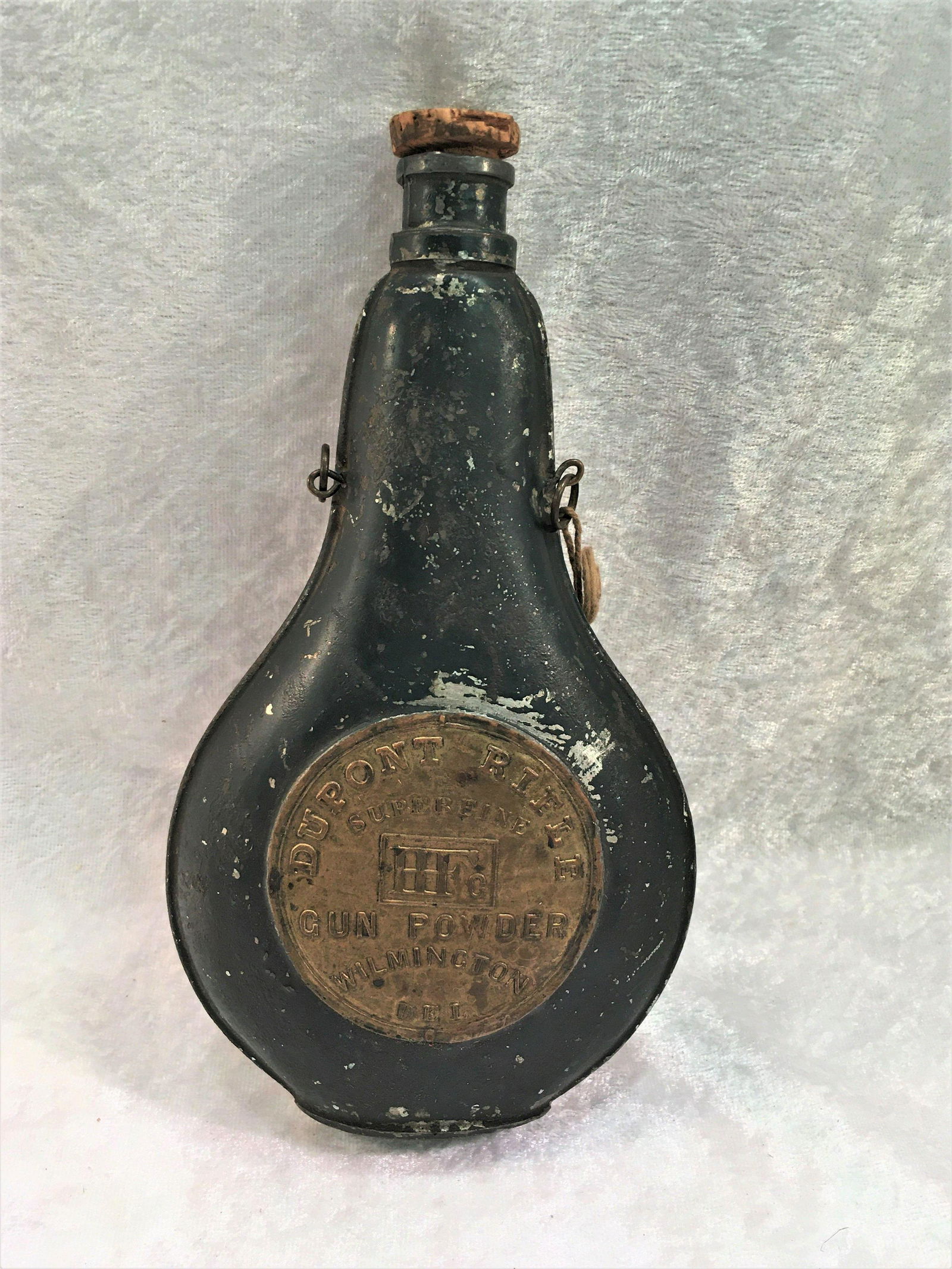 Dupont Rifle Gun Powder Flask, Brass Label & Green: Dupont Rifle Gun Powder Flask, Brass Label & Green Japaned Flask, 7" X 4"