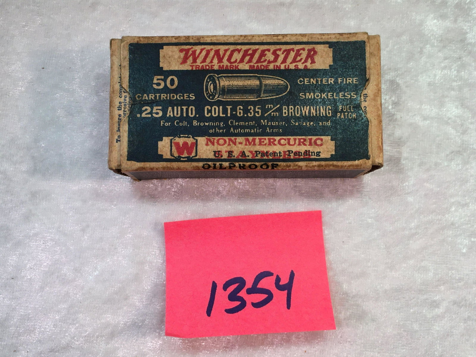 Vintage Winchester .25 Auto Colt 6.35 m/m Browning One: Vintage Winchester .25 Auto Colt 6.35 m/m Browning One Piece Box of (24) Cartridges. Full Patch Center Fire Smokeless. 50 Gr. Bullet