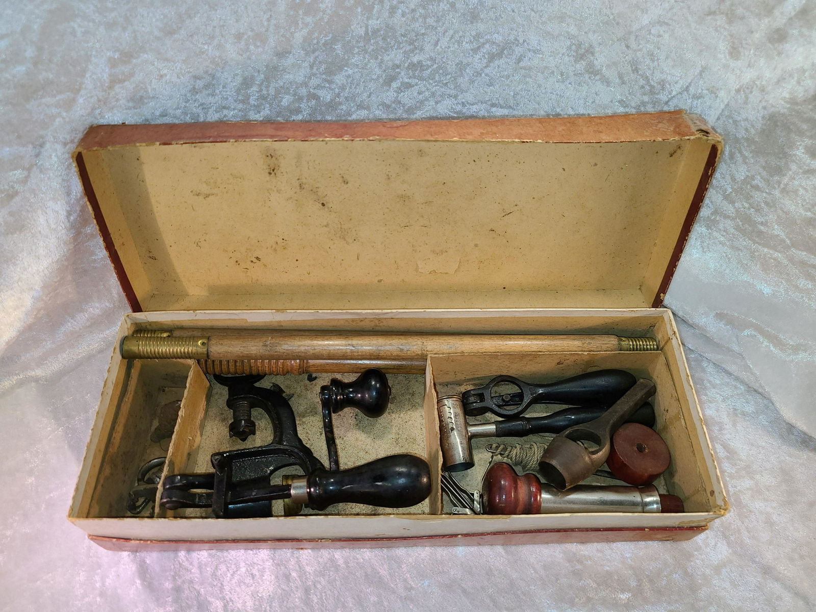 SX No. 1 12 Ga. Shot Gun Reloading Set, By United: SX No. 1 12 Ga. Shot Gun Reloading Set, By United Hardware Co., Torrington Conn. In the Original Box the Set Contains Crank Press, Hand Loader, Wad Cutter, Primer Seating Tool, Shot Gun Shell Extracto