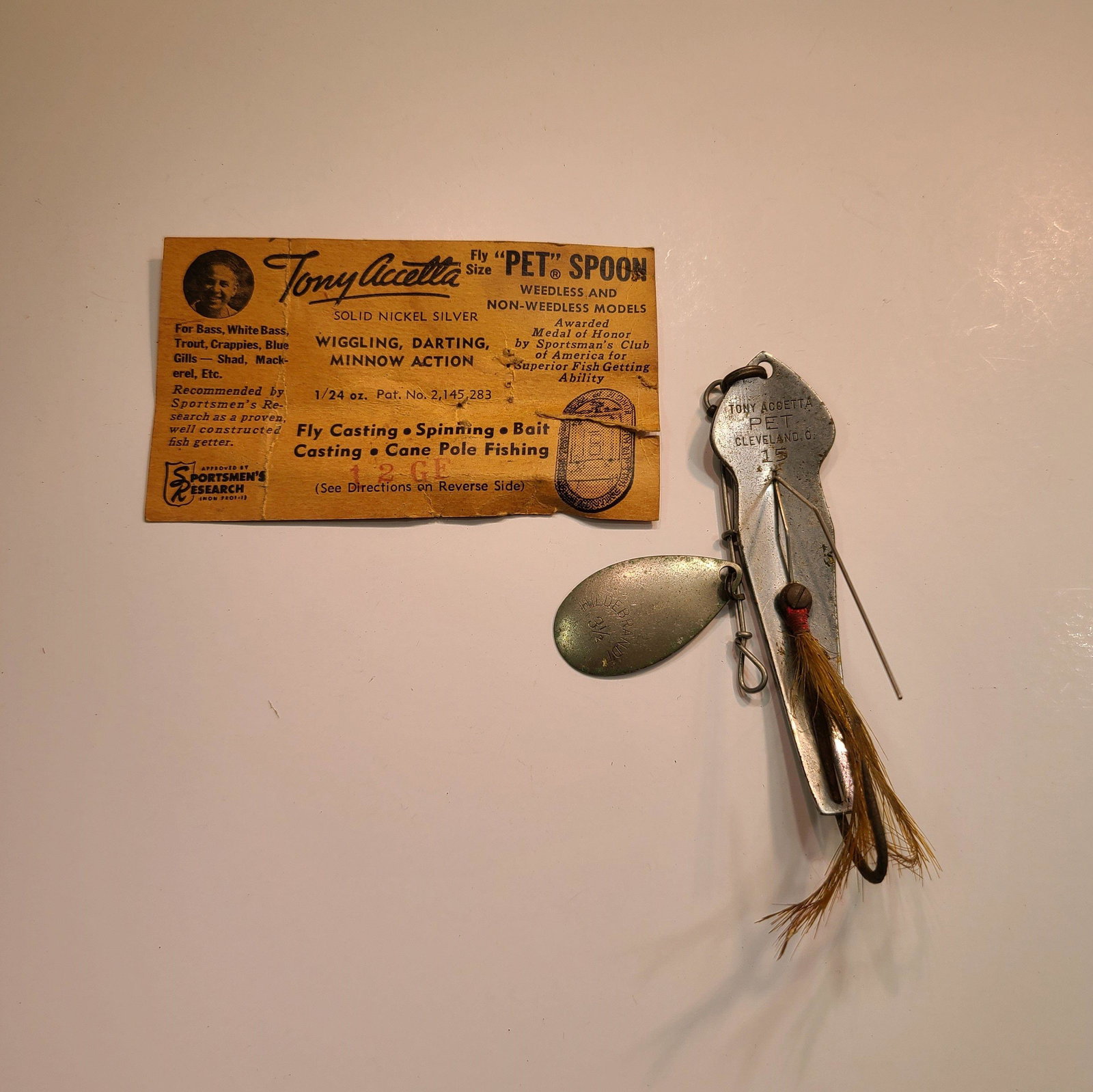 Vintage Tony Accetta Nickel Silver Wiggling Darting: Vintage Tony Accetta Nickel Silver Wiggling Darting Minnow Action Lure with Paper