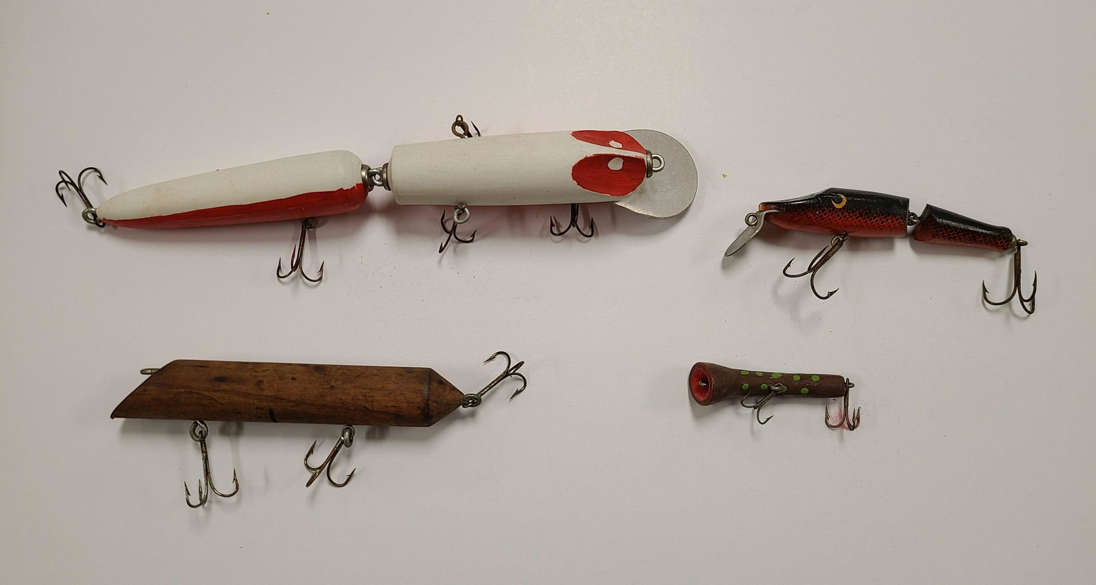 (4) Vintage Folk Art Fishing Lures: (4) Vintage Folk Art Fishing Lures