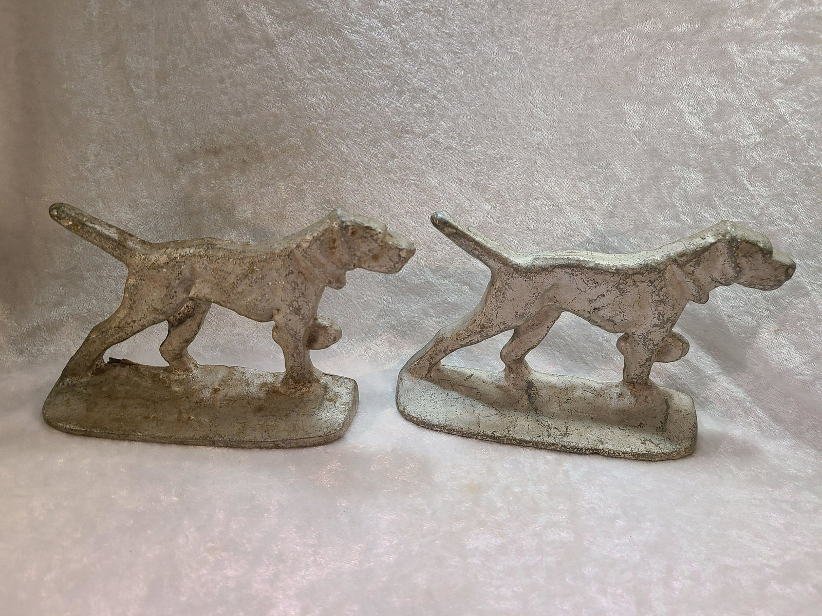 Pair of Aluminum Dog Bookends 4"x7": Pair of Aluminum Dog Bookends 4"x7"
