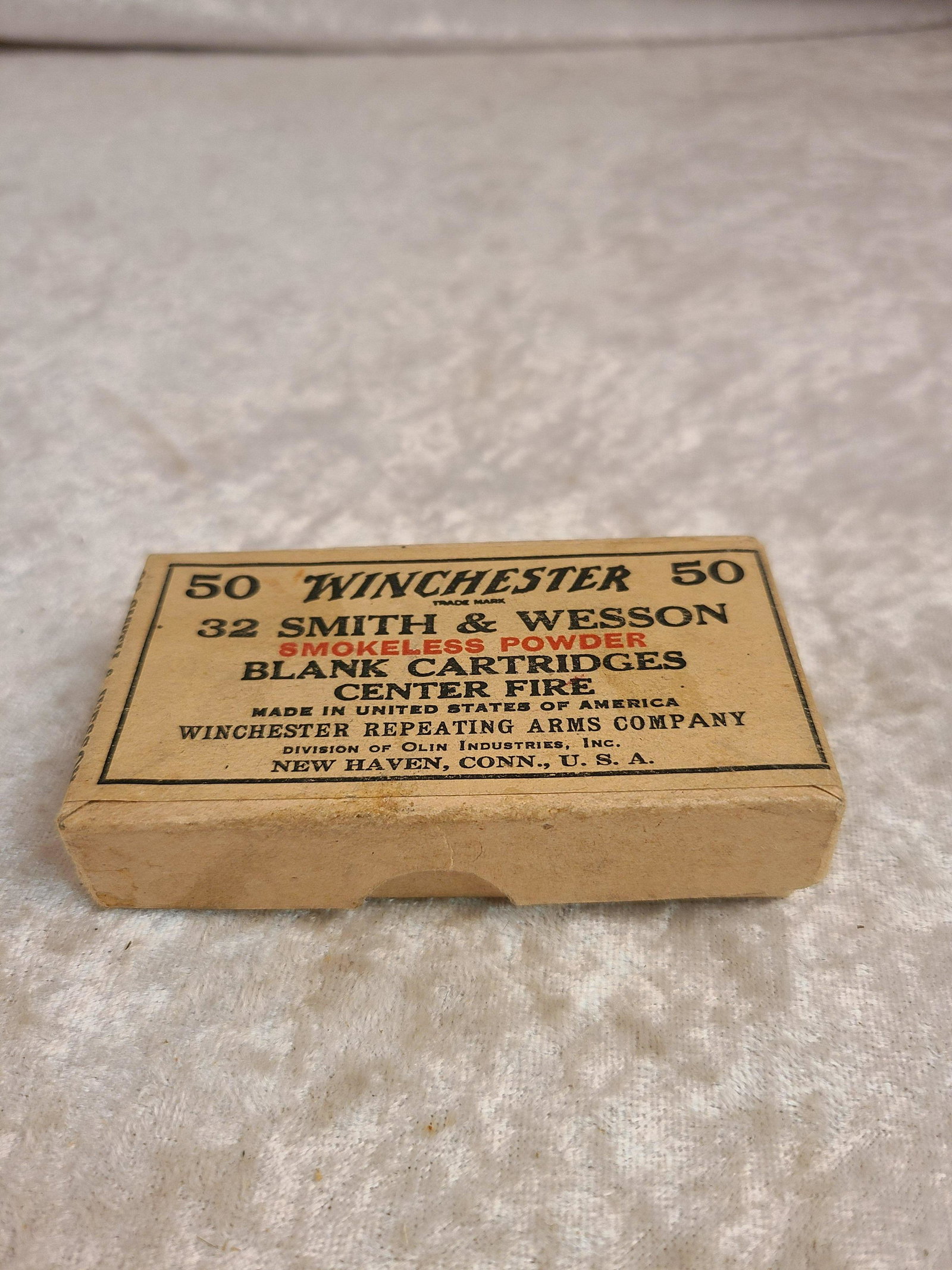 Vintage Winchester 32 Smith & Wesson Blank Cartridges: Vintage Winchester 32 Smith & Wesson Blank Cartridges Two Piece Box of (27) Cartridges. Smokeless Center Fire
