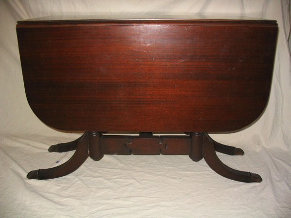 Duncan Phyfe Style Mahogany Gate-Leg Table: Duncan Phyfe Style Mahogany Drop Leaf Gate-Leg Table w/Molded Top 29"H x 39"W x 50"L Closed Width 17.5"W