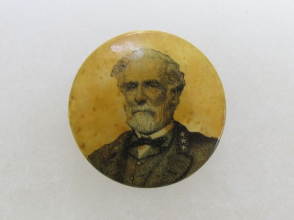 Civil War General Robert E. Lee Item: 1 1/4" diameter, appears to be a pin with three triangular tabs on back, yellow, depicting portrait of General Robert E. Lee, shows some discoloration, good condition