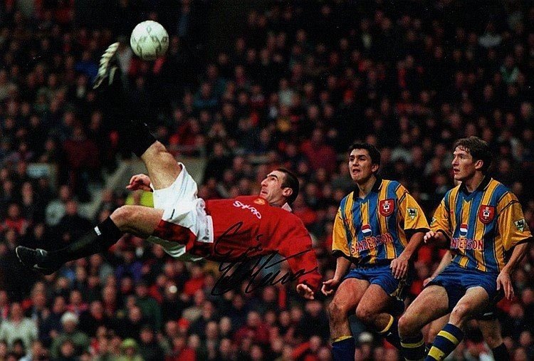ERIC CANTONA SIGNED PHOTO. (1 of 1)