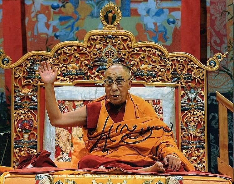 DALAI LAMA SIGNED PHOTO. (1 of 1)
