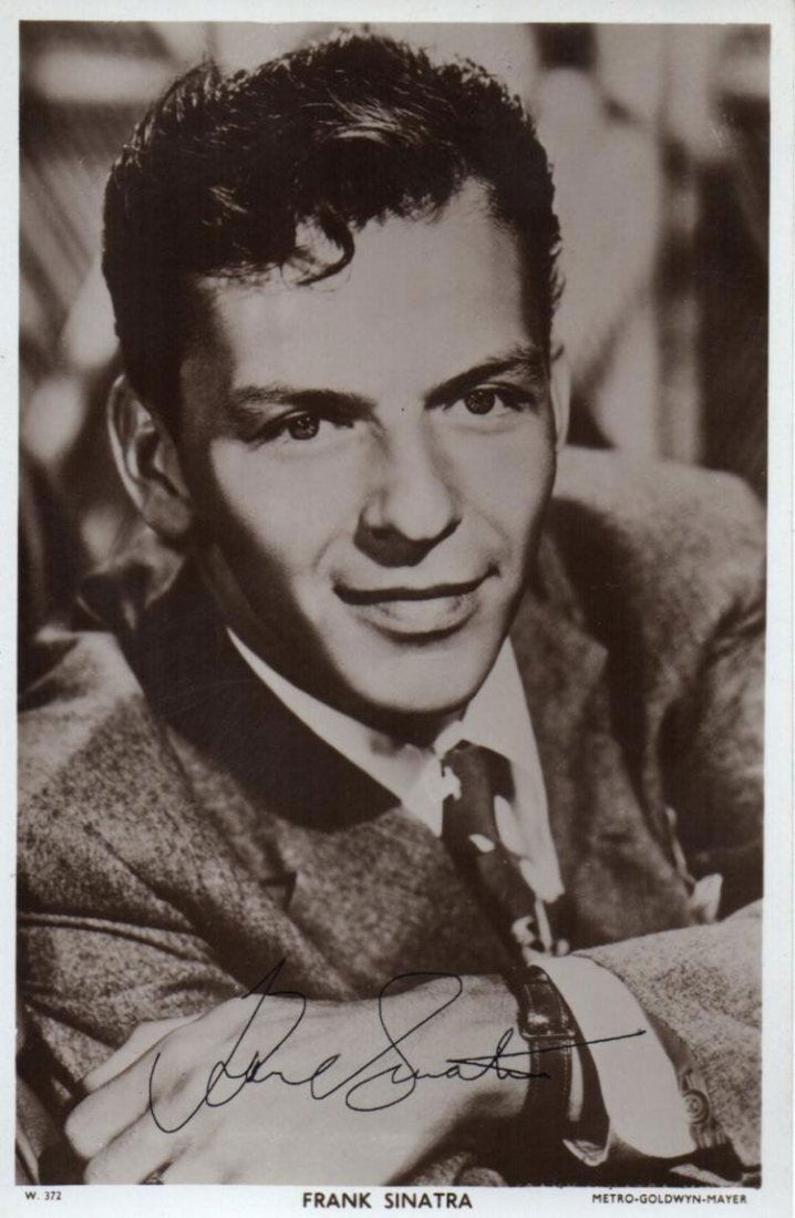 FRANK SINATRA SIGNED POSTCARD PICTURE. (1 of 1)