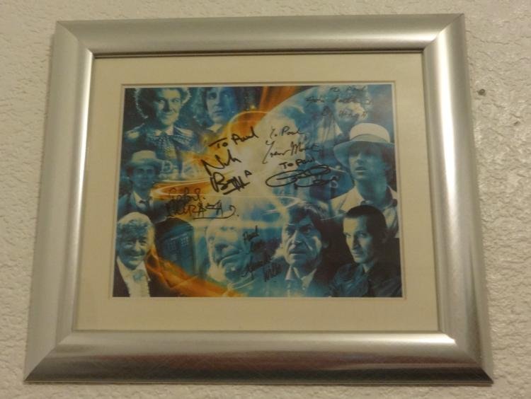 DOCTOR WHO: AUTOGRAPHED PHOTO.: DOCTOR WHO: AUTOGRAPHED PHOTO by stars of the BBC British tv show.