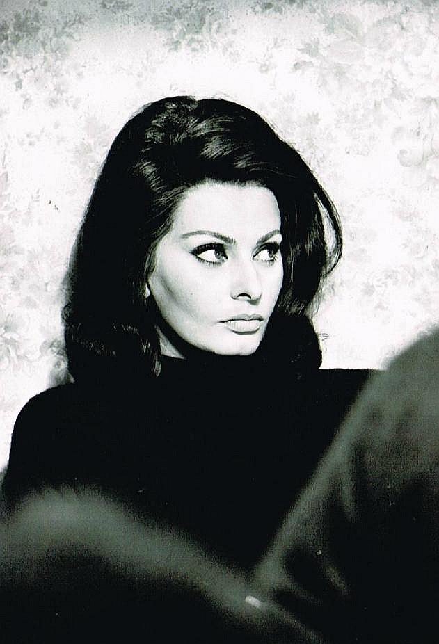 RAY BELLISARIO: SOPHIA LOREN 1964 OPERATION CROSSBOW. (1 of 2)