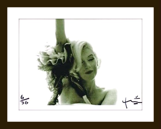 BERT STERN SIGNED: MARILYN MONROE WITH ARM UP. (1 of 1)
